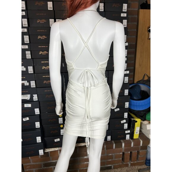 La Femme White Body hugging Party Dress, Size 4, NWT - Picture 4 of 8